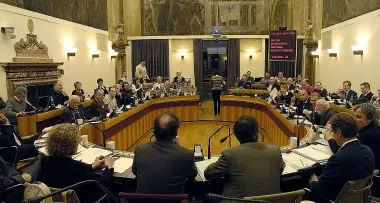 Trento: Comune, giro di vite sui contributi