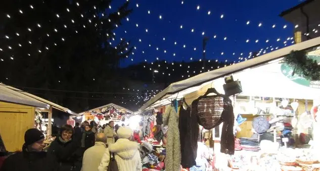 Pergine, luminarie dimezzate per pagare i debiti