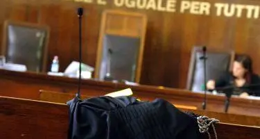 Paga il Suv nuovo senza riceverlo mai: in tre a processo