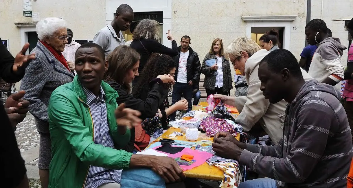 Civettini: \"Troppo un milione e 300 mila euro per i pasti per i profughi. Imparino a cucina da soli\"
