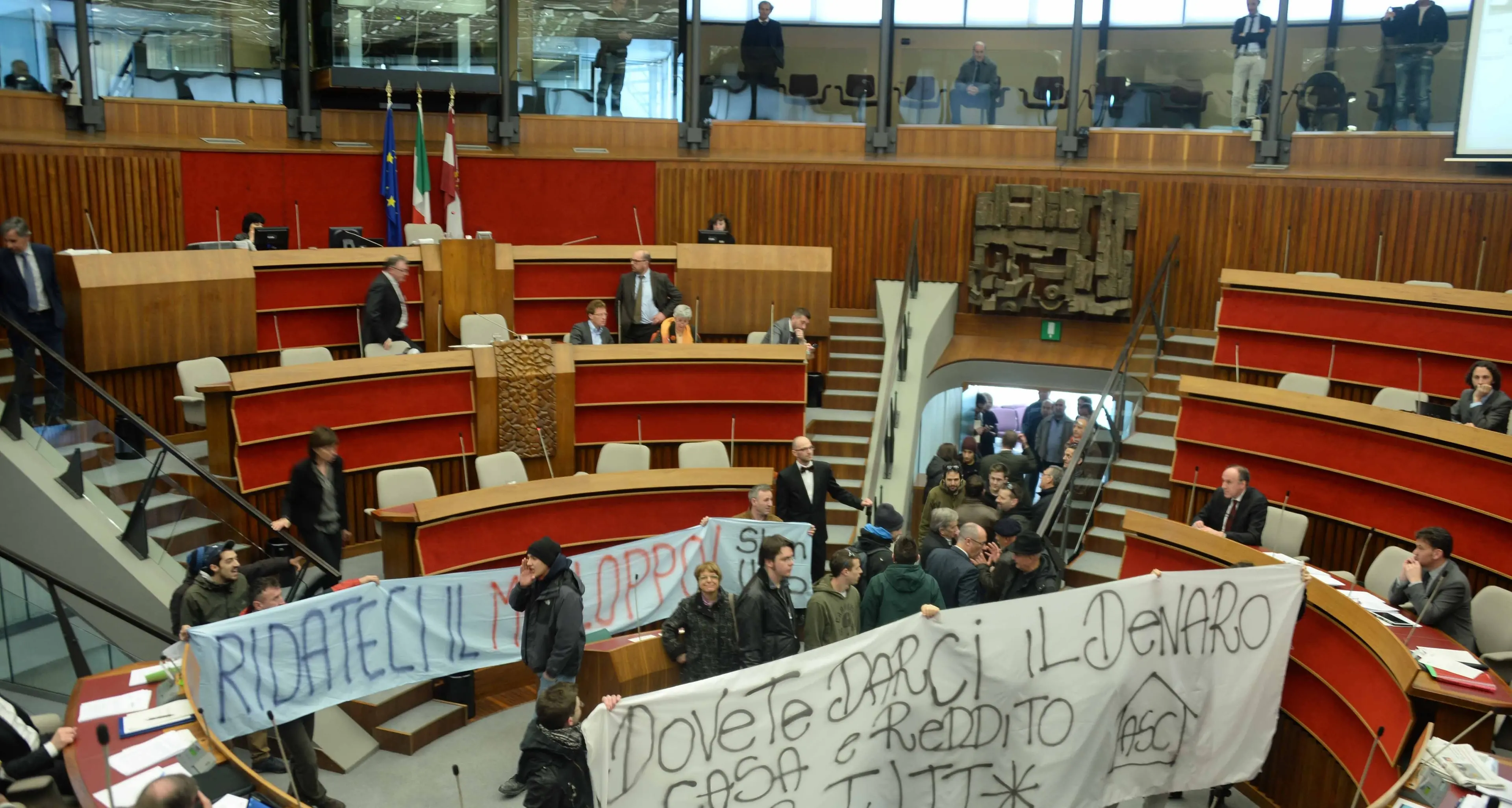 Vitalizi, le restituzioni partono al rallentatore