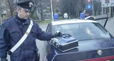 Sbronzo al volante già di pomeriggio