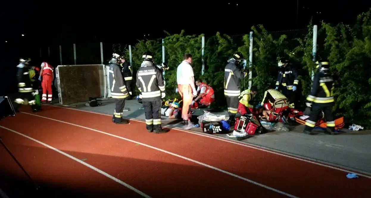 Borgo, apecar si ribalta nella notte. Due gravi