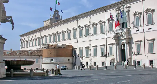 Licenziato da Arcese si dà fuoco a Roma