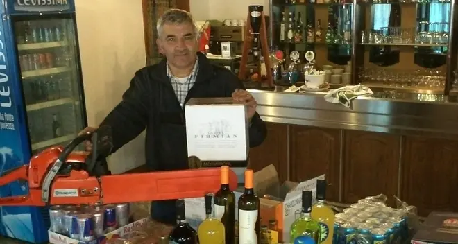 Ladro buca le gomme: preso e denunciato