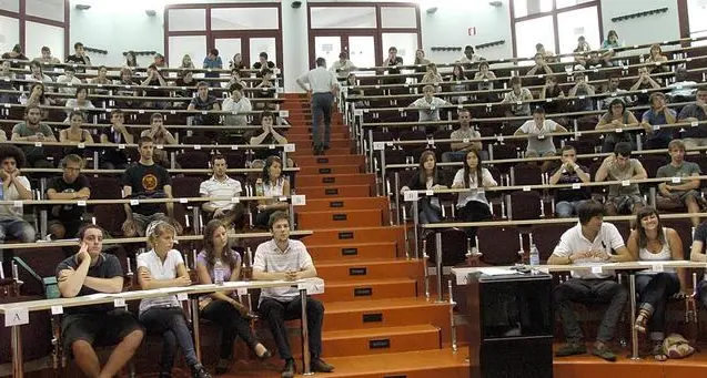 Ateneo, le facoltà «sbarrano» l’ingresso