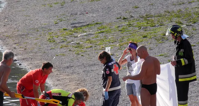 Turista bresciano annega a Besta
