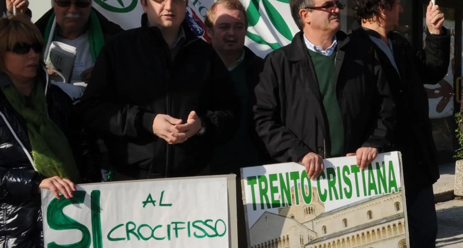 Terrorismo, Fugatti della Lega Nord chiede di chiudere tutte le moschee