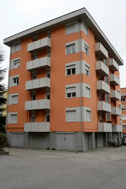 Le «strane presenze» del condominio fantasma