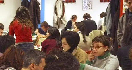 Mensa universitaria come la metro: una tv con i tempi di attesa