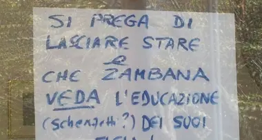 Zambana, vandali imbrattano la canonica