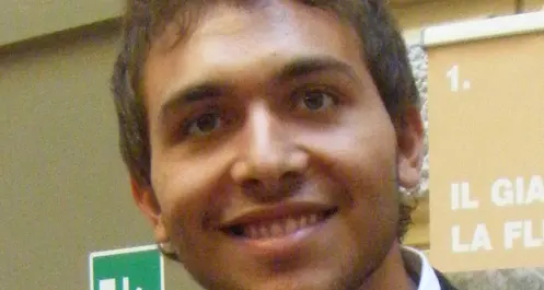 Simone stacca il biglietto per Londra