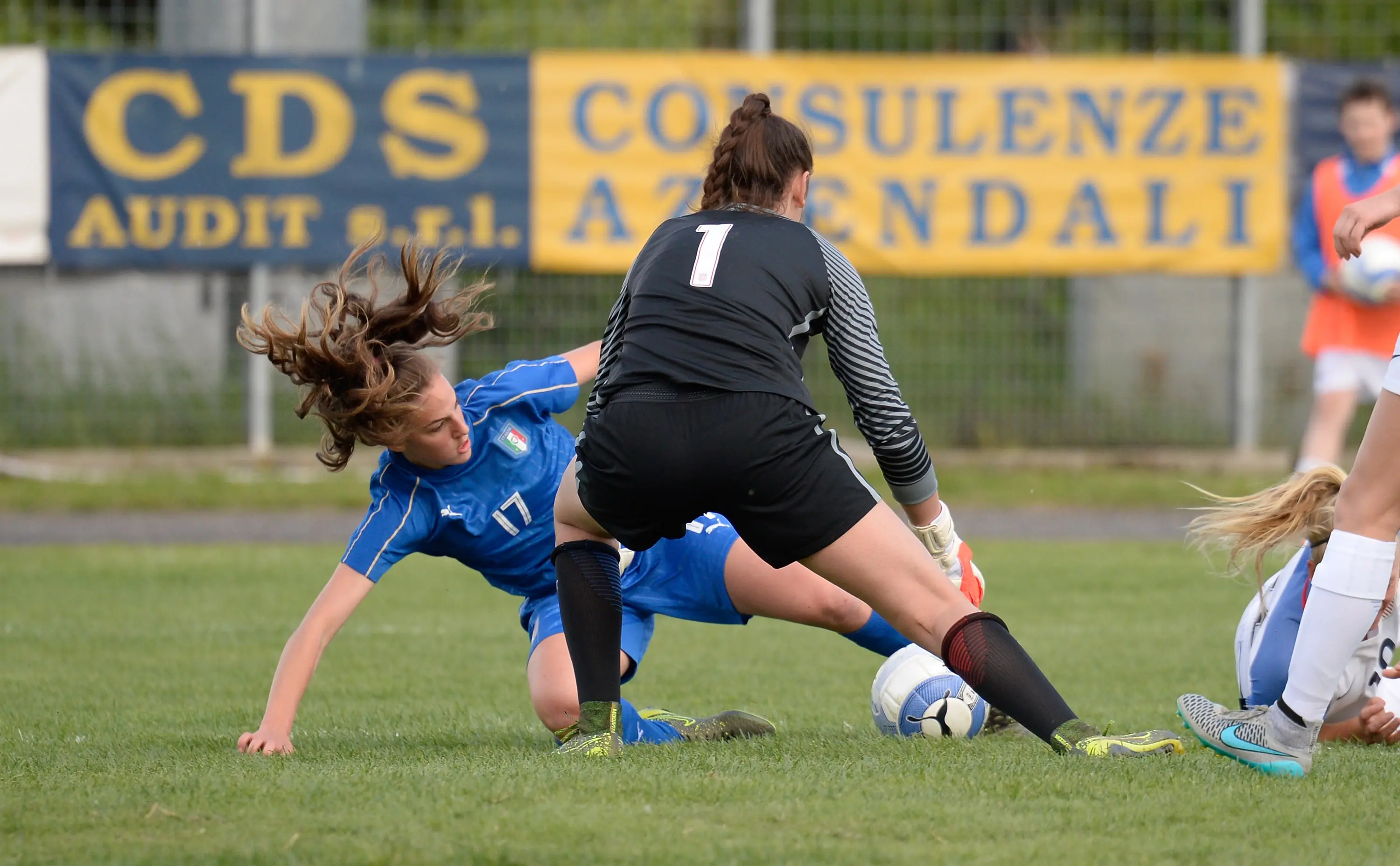 GRADISCA D'ISONZO, ITALY - APRIL 25: Hensley Hancuff (R) goalkeeper of USA women's U16 saves a shot from Martina Tomaselli of Italy women's U16 during the Women's U16 International Tournament match between Italy and USA at Stadio Gino Colaussi on April 25, 2016 in Gradisca d'Isonzo, Italy. (Photo by Dino Panato/Getty Images)