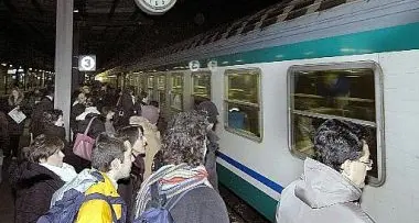 Treni e disservizi, in arrivo sconti per gli abbonati trentini