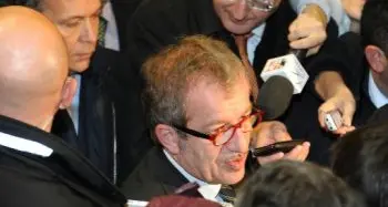 Trento, Maroni contestato dagli studenti: \"Parliamo di cose più serie\"