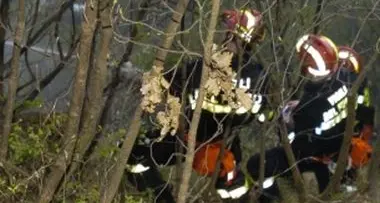 Brucia lettere dell'ex fidanzata e provoca incendio: denunciato