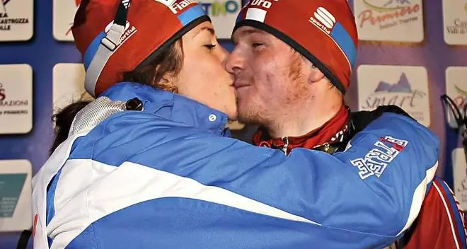 Il bacio in diretta di Ilaria e Didi