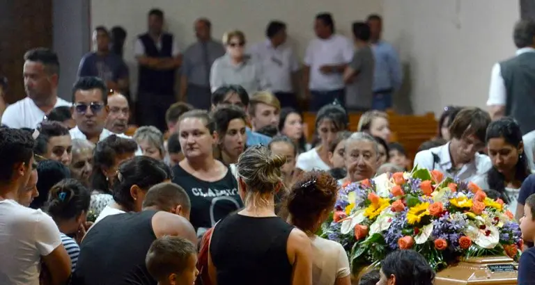 Cinquecento sinti tra lacrime e musica per l’addio a Held