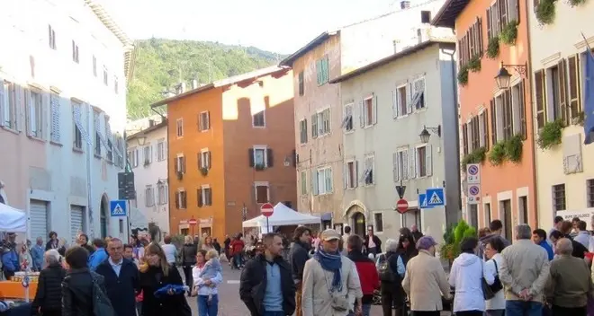 Lavis lancia lo shopping a premi