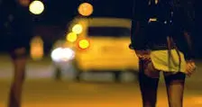 Costringeva a prostituirsi la moglie di 19 anni