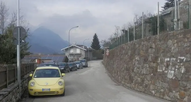 Un parcheggio privato divide la maggioranza
