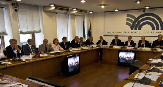 Le Regioni: via un terzo dei consiglieri