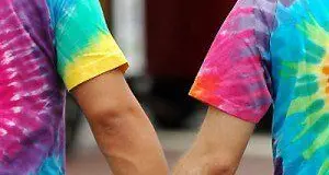 Via libera alla mozione contro l'omofobia