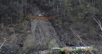 DISASTRO FERROVIARIO A LACESIl Consorzio irriguo accusa: \"Nella zona della frana c'era un'infiltrazione da anni\"