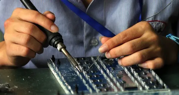 Lavoro, giro di vite sui benefici