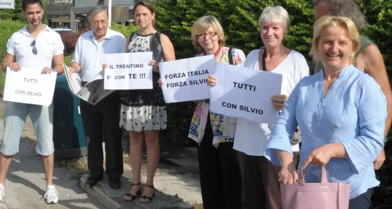 Berlusconi, i trentini a Roma (video) E lo show di Michaela (video)