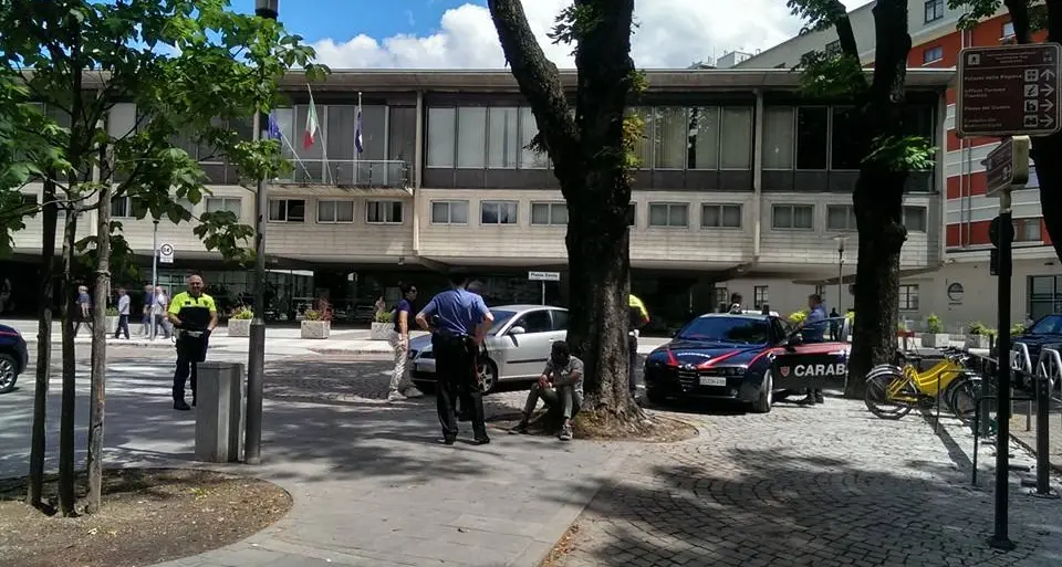 Piazza Dante, scoppia un'altra rissa
