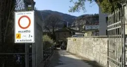 Trento, dopo la messa arriva la multaBeffa per i fedeli sul sagrato della chiesa