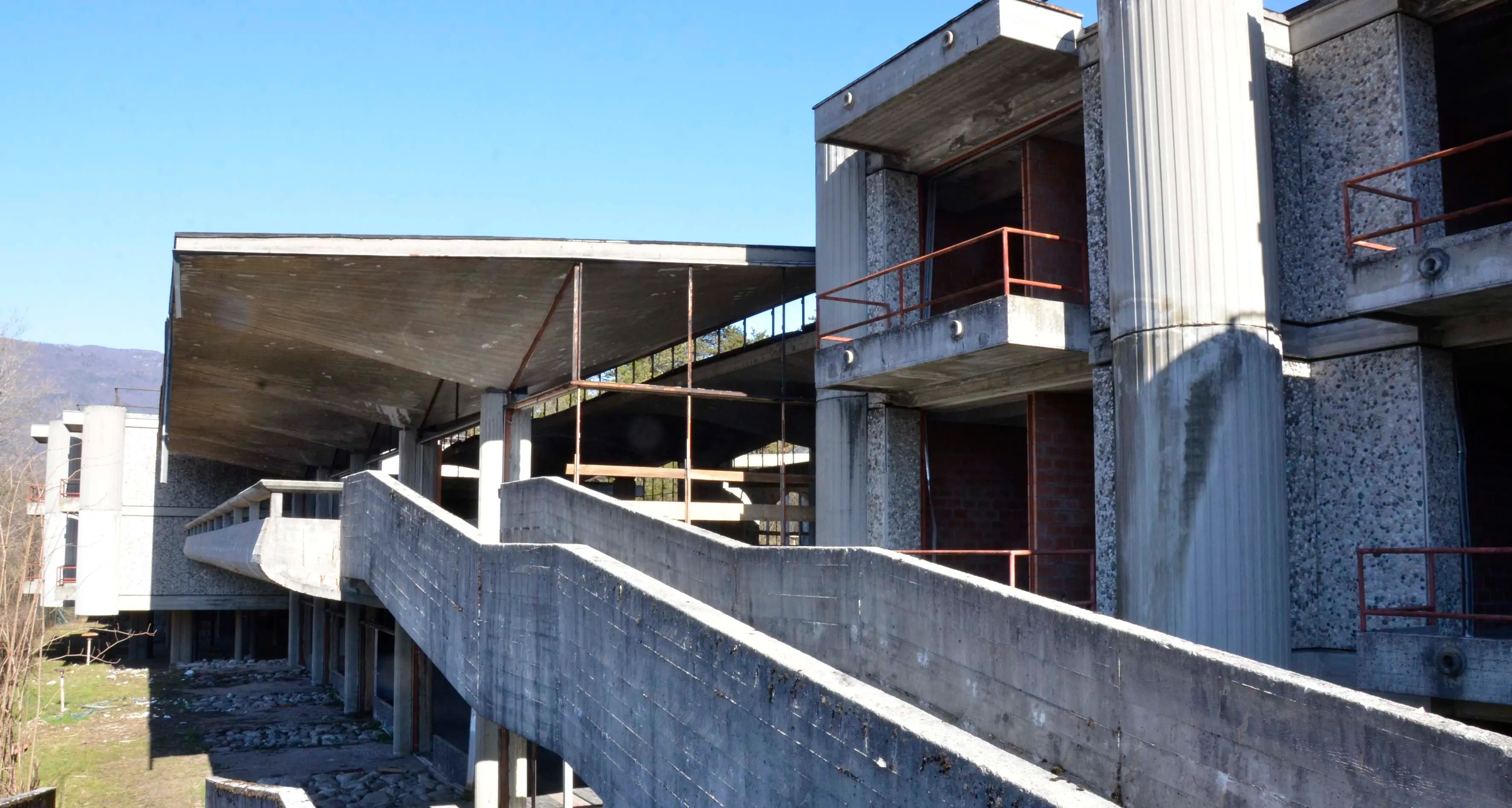 L'ecomostro ex Anmil sarà abbattuto
