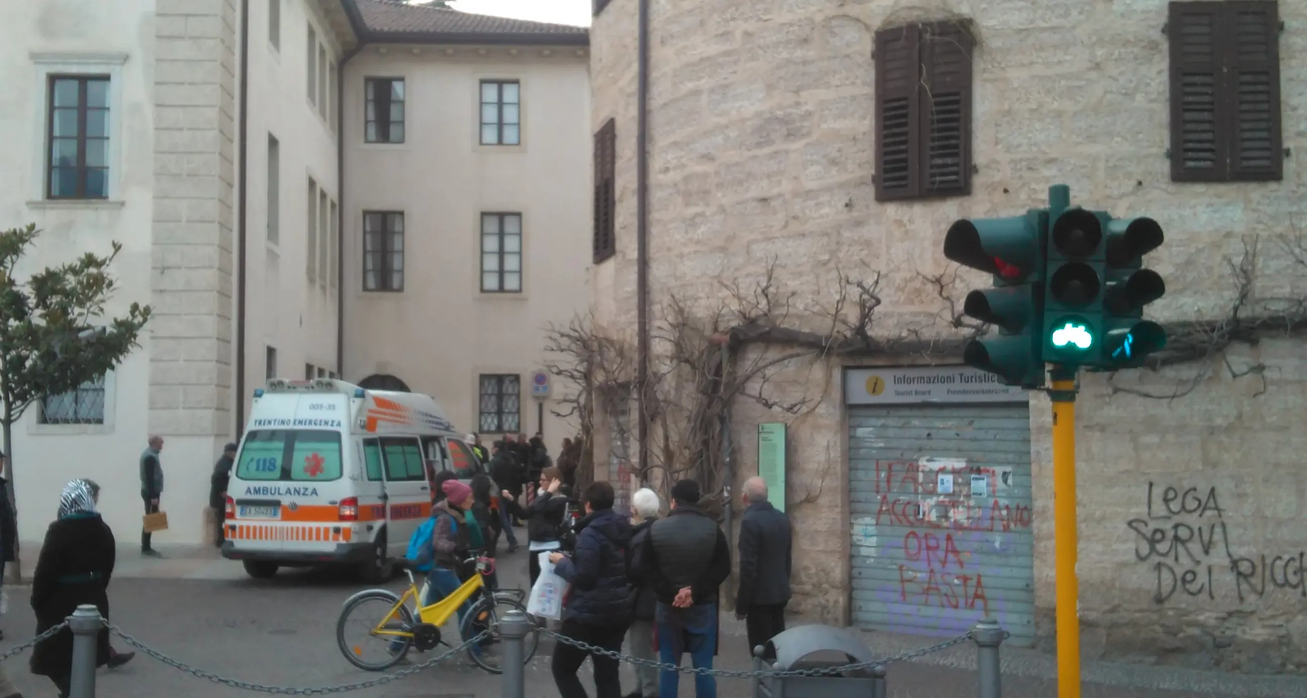 Odore anomalo, evacuato il Torrione