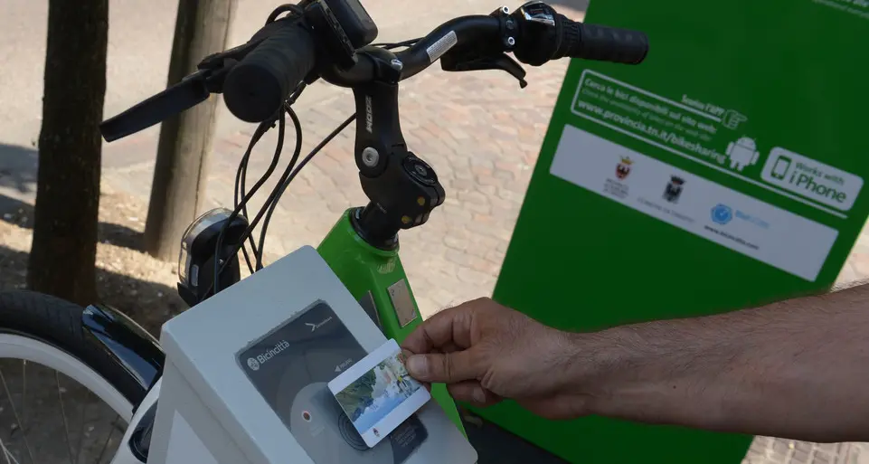 Bici «condivisa», una rete dalla Rotaliana a Mori