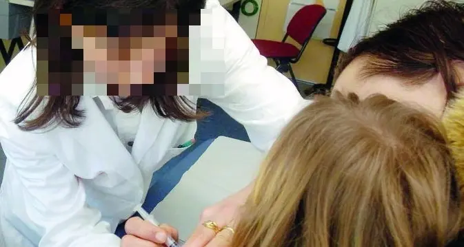 Meningite, è corsa alle vaccinazioni: impennata di richieste