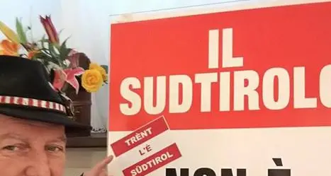 Arrivano anche a Trento i cartelli «secessionisti»