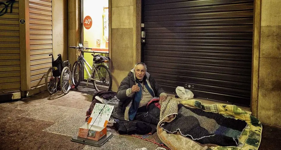 L’ex cuoco dei vip russi che dorme sotto i portici di Trento