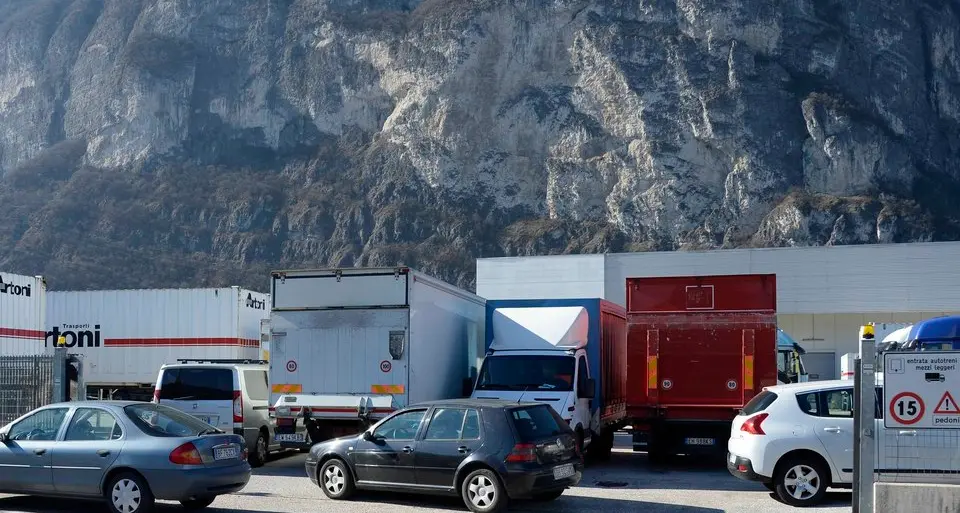 Crisi Artoni, in 60 rischiano il lavoro a Trento
