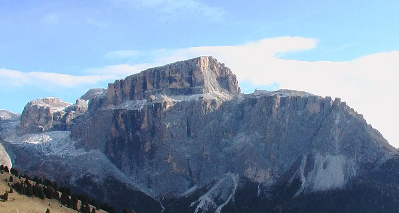 Tragedia in volo sul Sass Pordoi: muore base jumper tedesco