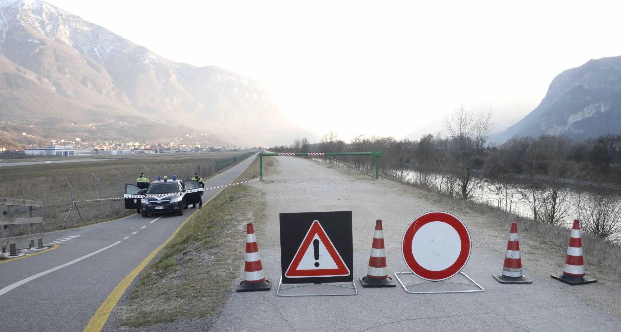 Una granata nell’Adige, ciclabile chiusa
