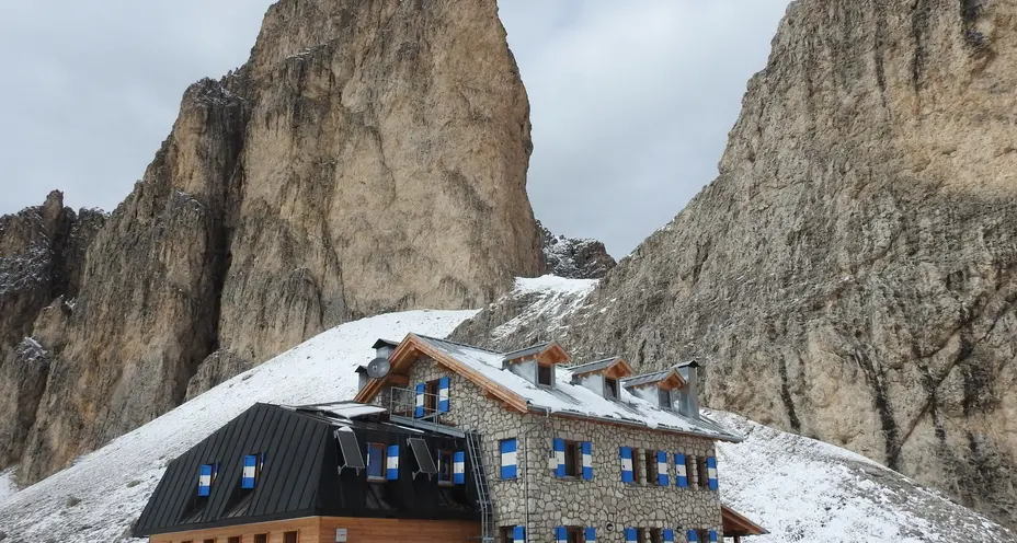 Antermoia, «fila» per gestire il rifugio