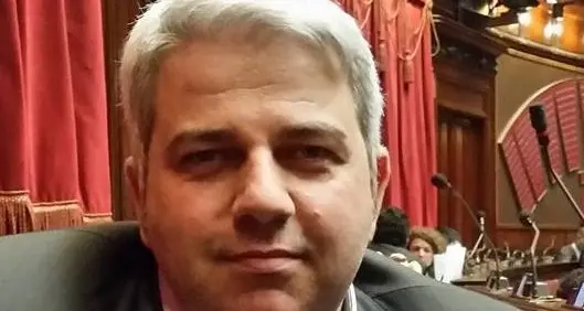Ottobre rinuncia al vitalizio parlamentare