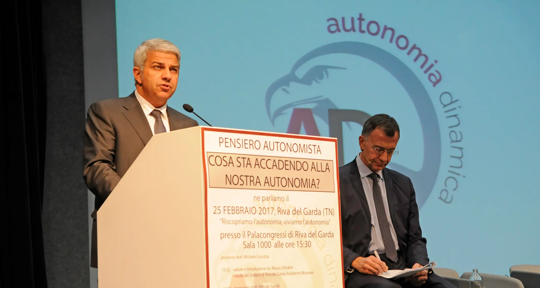Gli «ex» attaccano Rossi e preparano la riscossa