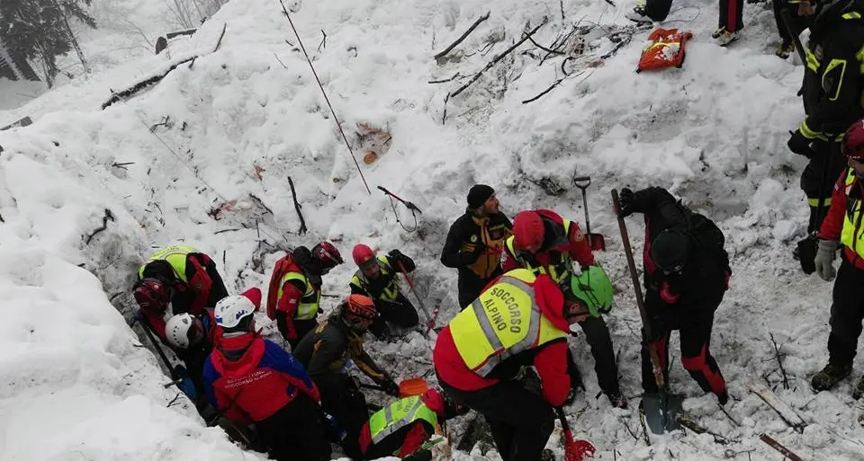 Due valanghe in Alto Adige, salvi due sciatori