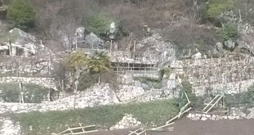 Vallo-tomo, sabotaggi al cantiere
