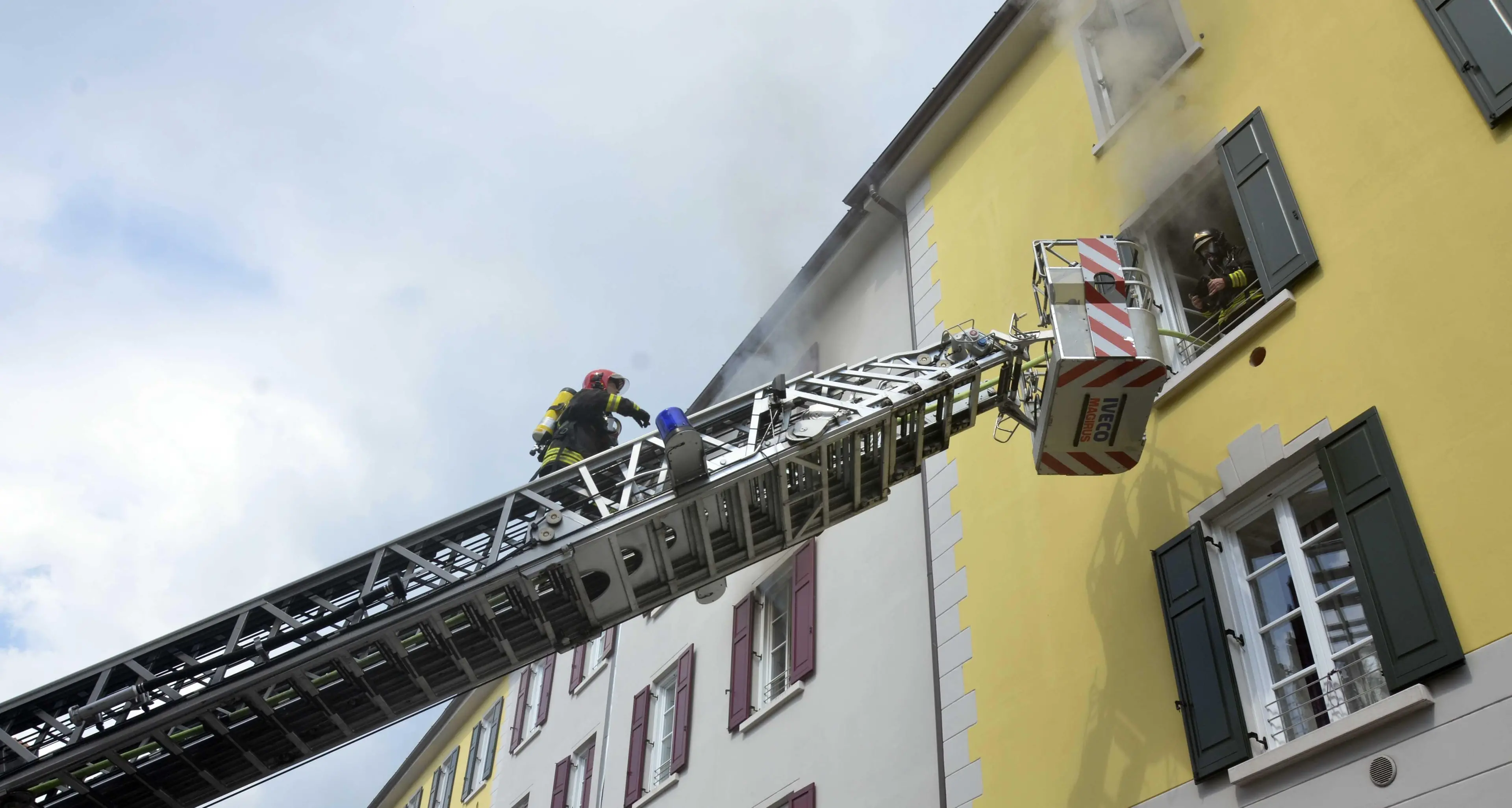 Incendio a Terlago, una persona ferita