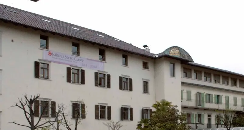 Scuole cattoliche, il Comune batte cassa