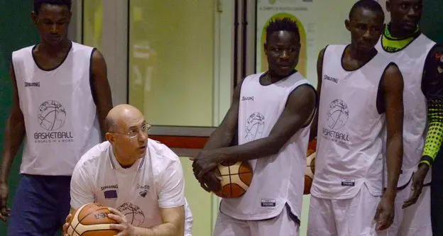 Le storie e i volti dei \"veri stranieri\" dell'Aquila Basket