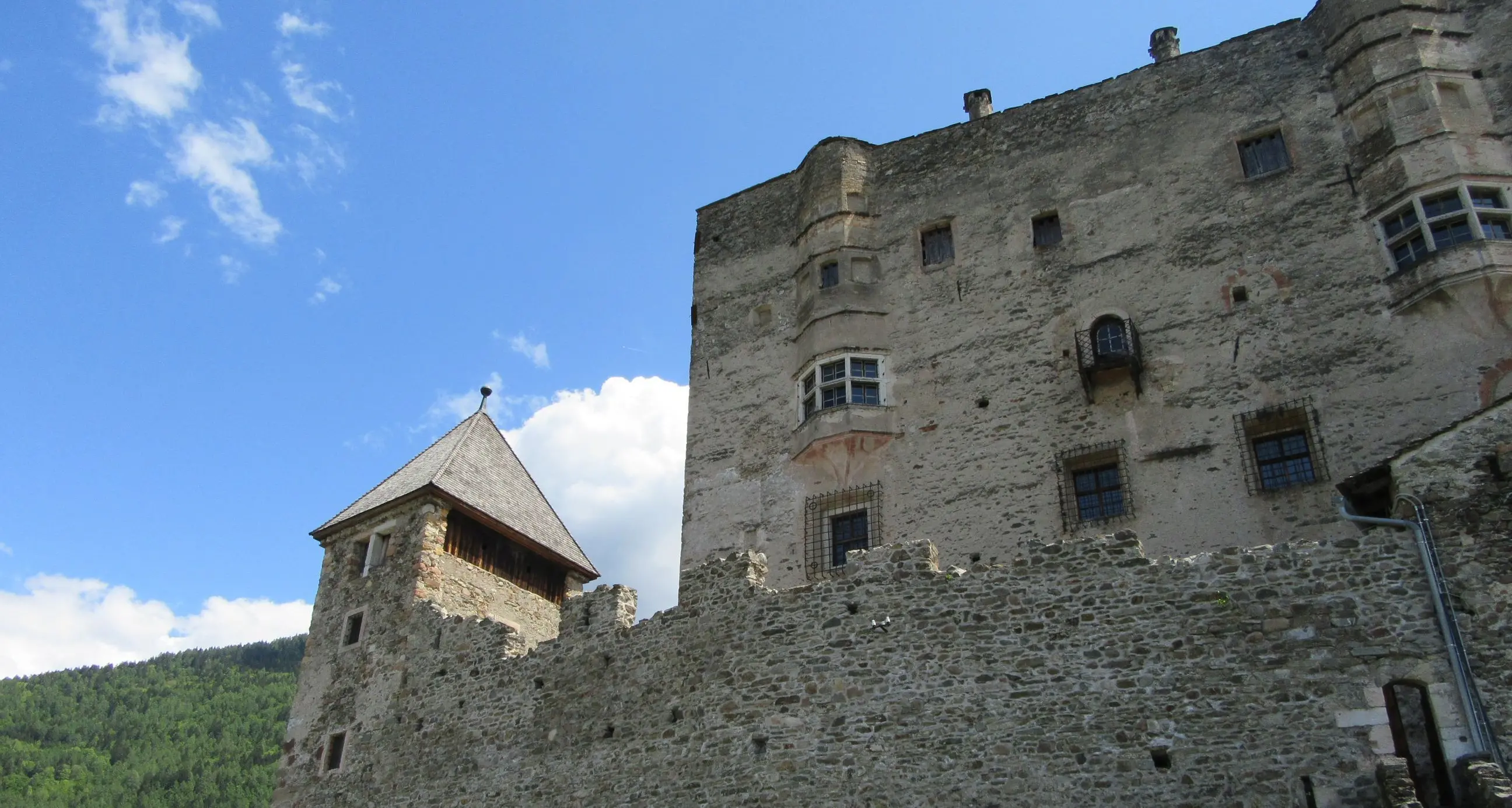 Pergine, una Fondazione acquisterà il Castello